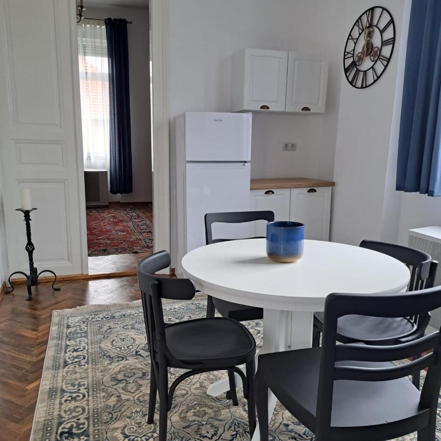 Weisz Apartment-City Center-Free Private Parking,Wifi,Ac كاري المظهر الخارجي الصورة