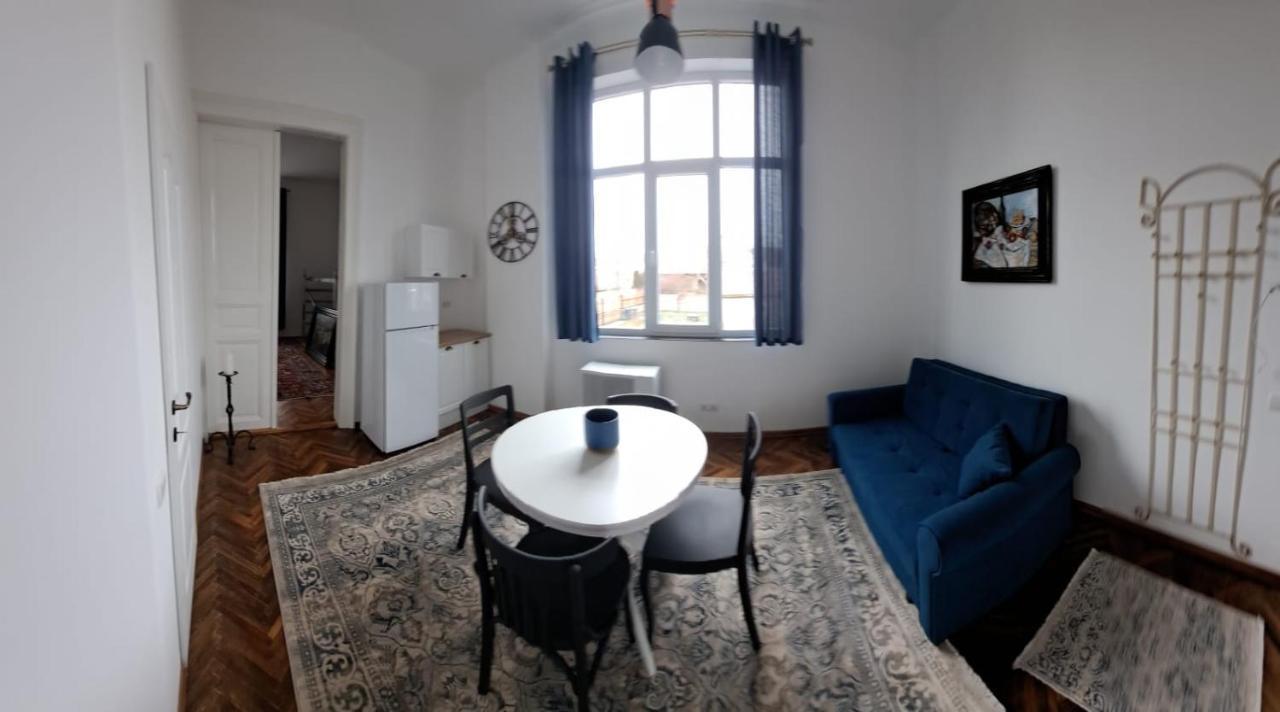 Weisz Apartment-City Center-Free Private Parking,Wifi,Ac كاري المظهر الخارجي الصورة
