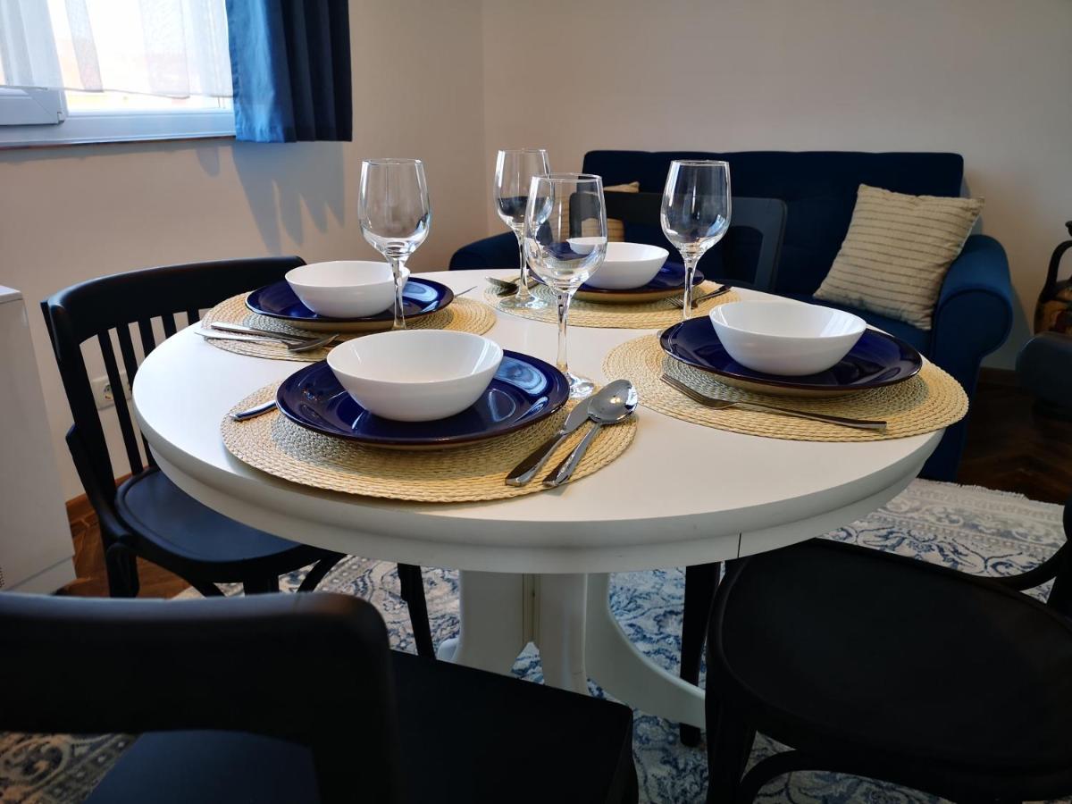 Weisz Apartment-City Center-Free Private Parking,Wifi,Ac كاري المظهر الخارجي الصورة