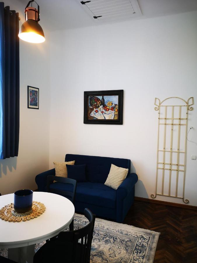 Weisz Apartment-City Center-Free Private Parking,Wifi,Ac كاري المظهر الخارجي الصورة