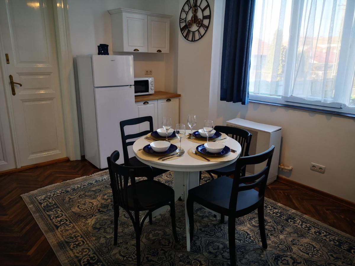 Weisz Apartment-City Center-Free Private Parking,Wifi,Ac كاري المظهر الخارجي الصورة