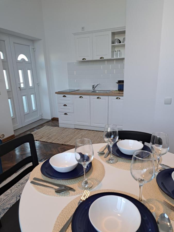 Weisz Apartment-City Center-Free Private Parking,Wifi,Ac كاري المظهر الخارجي الصورة