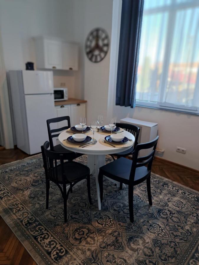 Weisz Apartment-City Center-Free Private Parking,Wifi,Ac كاري المظهر الخارجي الصورة