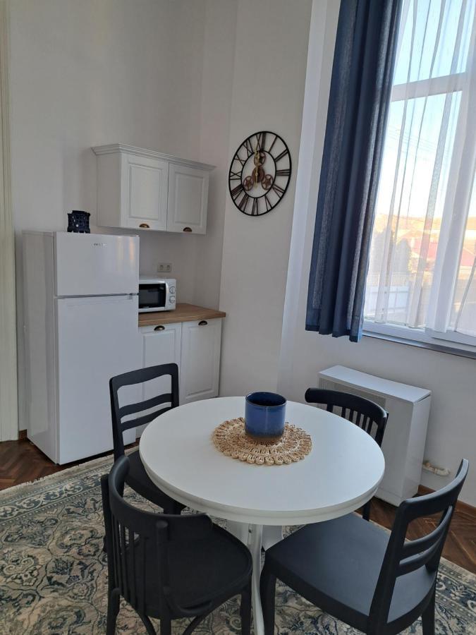 Weisz Apartment-City Center-Free Private Parking,Wifi,Ac كاري المظهر الخارجي الصورة