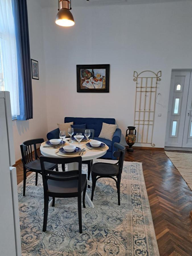 Weisz Apartment-City Center-Free Private Parking,Wifi,Ac كاري المظهر الخارجي الصورة