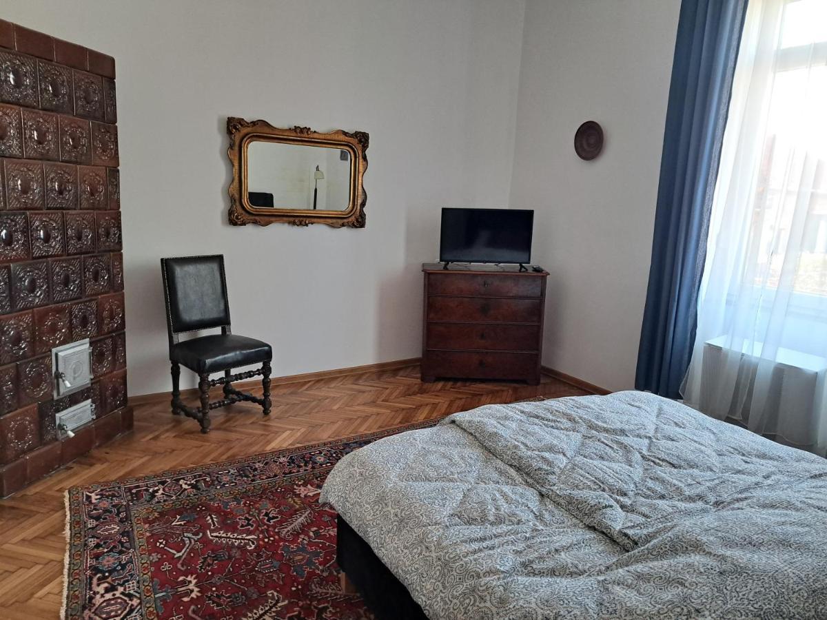 Weisz Apartment-City Center-Free Private Parking,Wifi,Ac كاري المظهر الخارجي الصورة