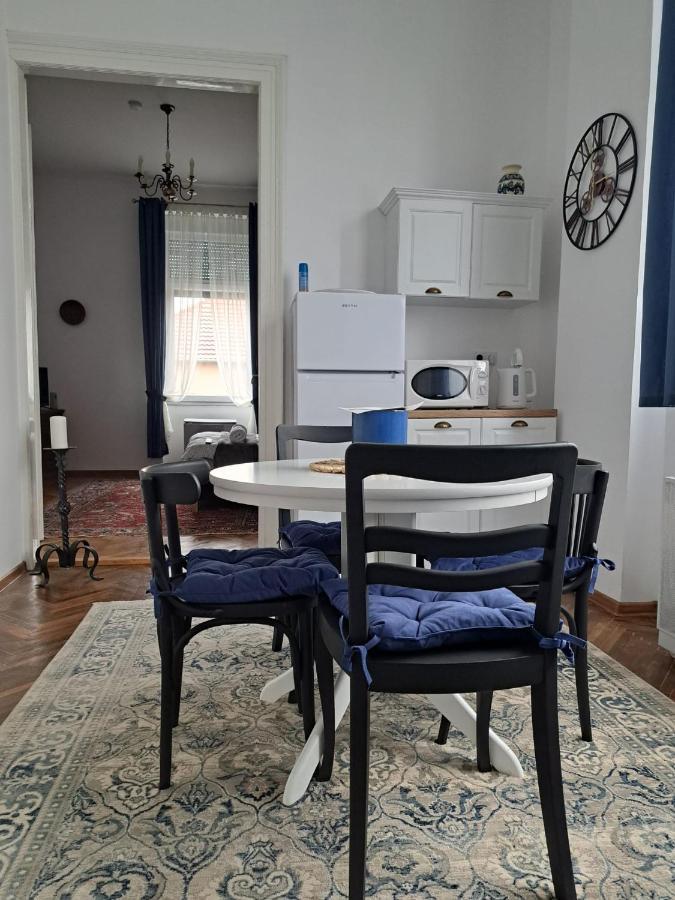 Weisz Apartment-City Center-Free Private Parking,Wifi,Ac كاري المظهر الخارجي الصورة